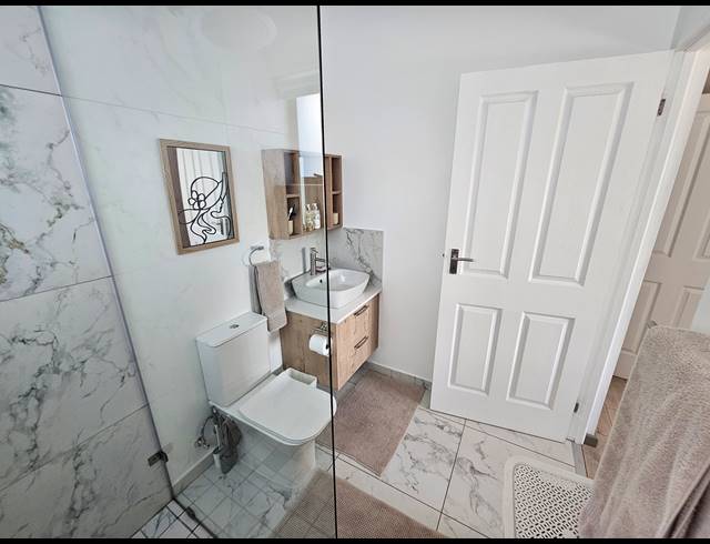 2 BEDROOM HOUSE FOR SALE IN OUTENIQUASBOSCH